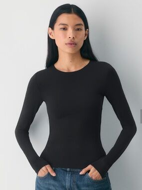 Aritzia Splended Crew Contour Longsleeve